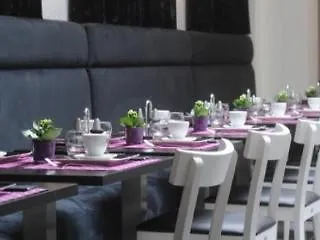 Lace Otel